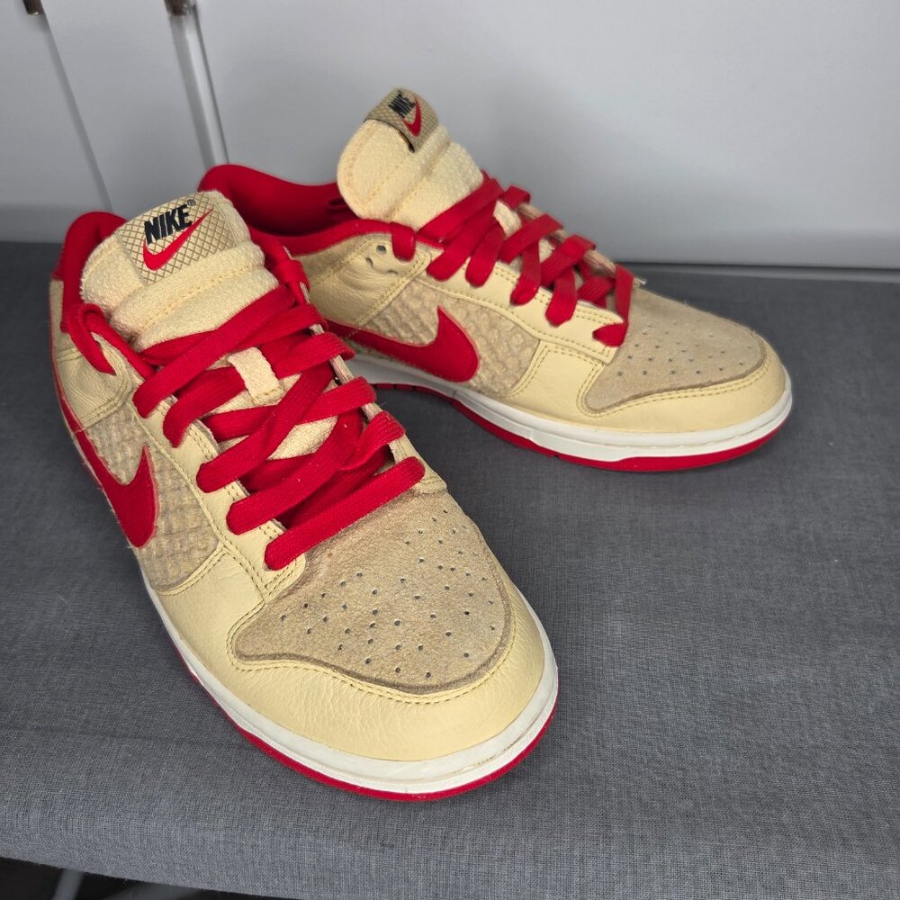 Nike Dunk Low Retro SE "Strawberry Waffle" Sneakers - Mens 8.5 - NWOT - Picture 3 of 10